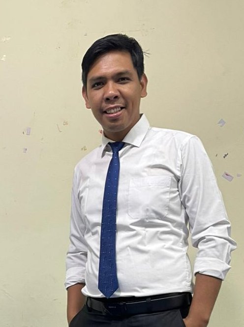 Adon J Sihaloho, S.H.